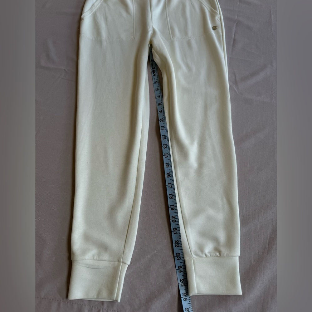 JONES New York Sports pants. Women designer pants. Size MEDIUM Msrp $68 - Picture 10 of 10